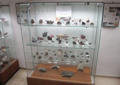 Museo de mineralogía. Dep. de mineralogía y petrología Universidad de Granada